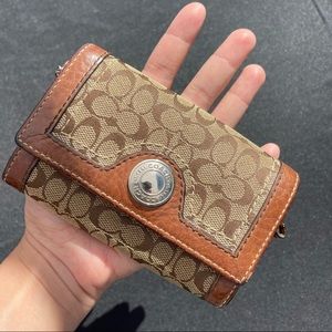Women coach wallet